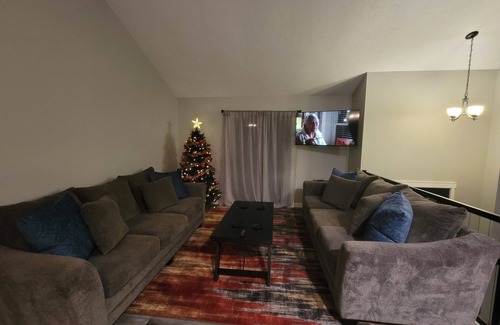 Omaha House | Charming 3 Bedroom House with Firepit in West Omaha