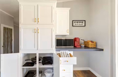 Wheatland House | Charming 3-bedroom house with WiFi and AC in wonderful Yukon