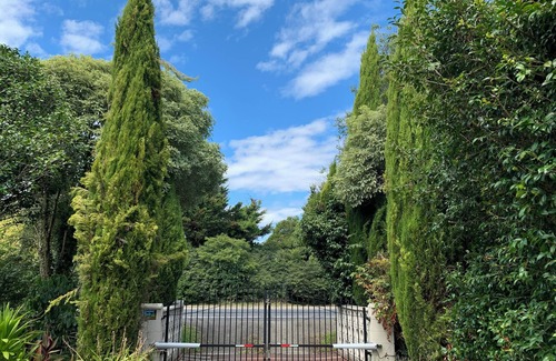 Awakeri House | Charming 3-bedroom mobile home with AC, WiFi in delightful Awakeri