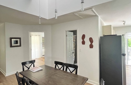Freeport Apartment | Charming 3 Bedroom Suite 200 steps to Beach, car available