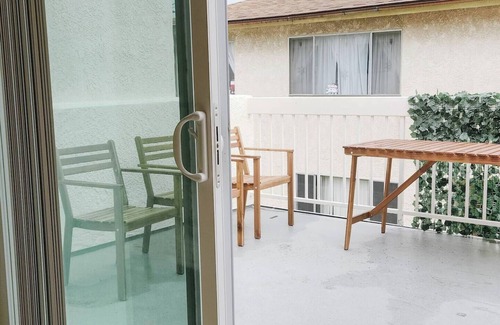 Gardena House | Charming 3-bedroom townhome Central to Amusement Parks, with AC, WiFi