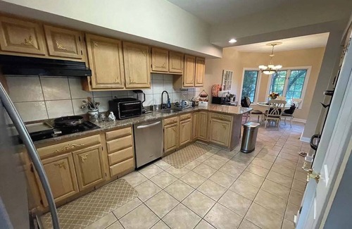 West Conshohocken House | Charming 3-bedroom house with WiFi and AC in cool Conshohocken