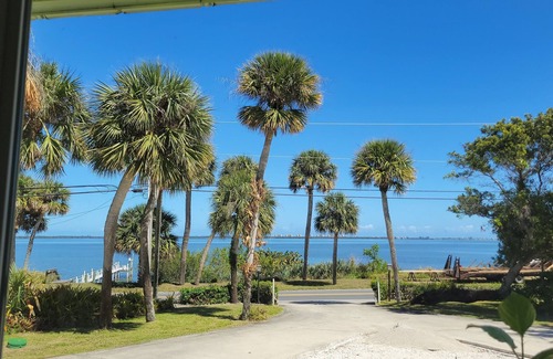 Indian River Estates House | Charming 3-bedroom house with AC, WiFi in brilliant Fort Pierce