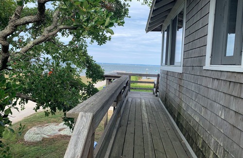 Mattapoisett Cottage | Charming 3-bedroom cottage in Mattapoisett with WiFi access