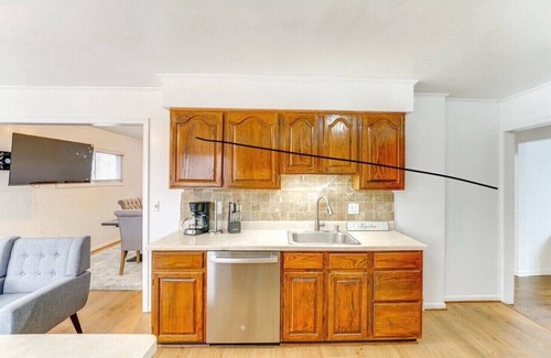 Dearborn Villa | Charming 3-bedroom villa with WiFi and AC in Dearborn