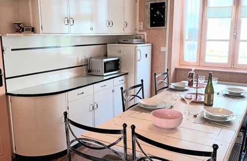 Guilvinec House | Charming 3* seaside house with garden. All on foot. Beach 80 metres away.