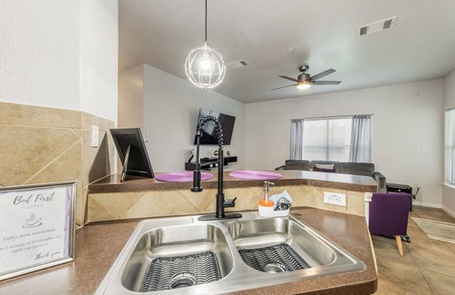 Elgin House | "Charming 3BR/2BA Haven: Short Distance to Austin and surrounding Cities!