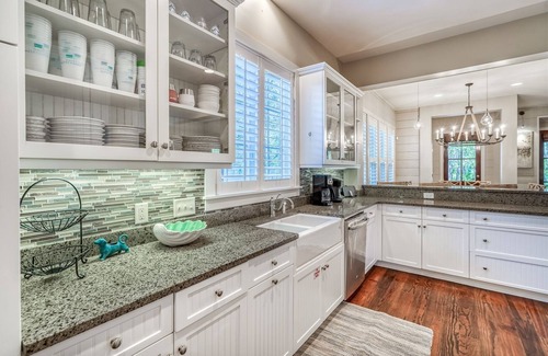 Cottage District House | Charming 3BR Cottage WaterColor, Beach Club Access, Bikes. Open Layout, Steps To Seaside. Book Now!