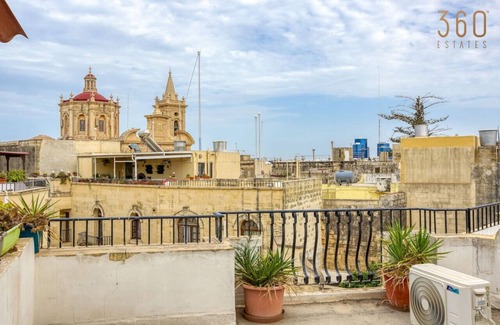 Balzan House | Charming 3BR Townhouse with Terraces in Balzan