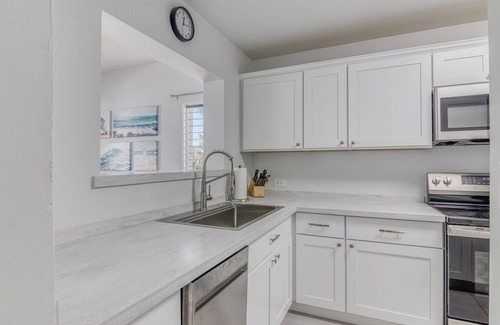 Maho House | Charming 3BR Villa w Private Pool in Pelican Key