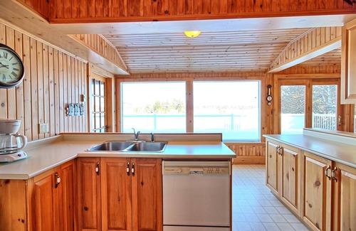 Muskoka Lakes Cottage | Charming, 4 Bed, 2 Bath! Muskoka Room! Beaumaris! Incredible Views!