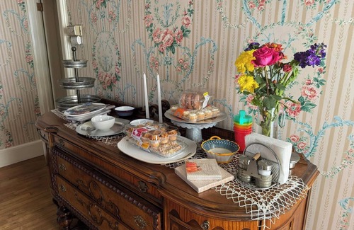 Monroe Bed & Breakfast | Charming 4-bedroom bed & breakfast in delightful Monroe with WiFi, AC