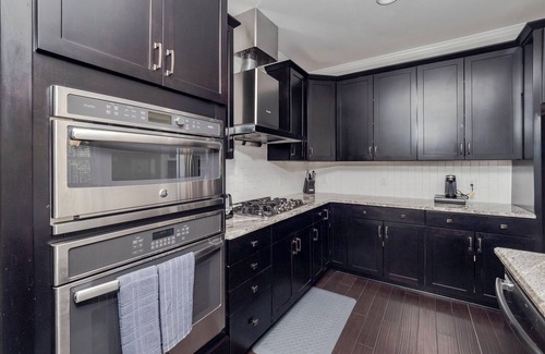 Apex House | Charming 4-Bedroom Family Home