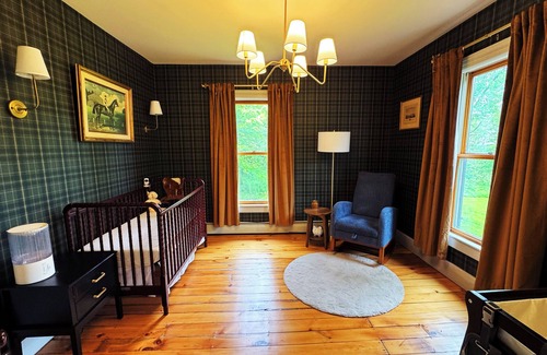 Franklin Other | Charming 4-bedroom farmhouse in brilliant Franklin with AC