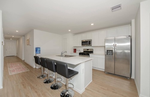 Navasota House | Charming 4-bedroom house with WiFi and AC in welcoming Navasota