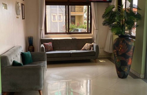 Hialeah House | Charming 4-bedroom house in Hialeah with WiFi, AC