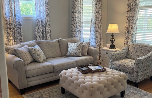 Holland House | Charming 4-bedroom house with WiFi and AC in Holland