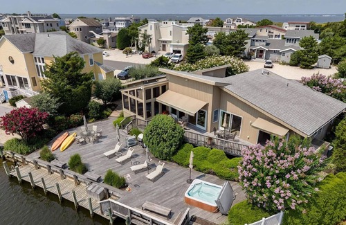 Loveladies House | Charming 4-bedroom waterfront house Quiet Beach Haven Loveladies
