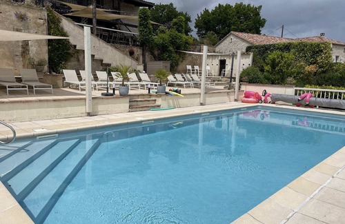 Touffailles House | Charming 4* gîte with private pool&jacuzzi 11 bedrooms/10 bathrooms