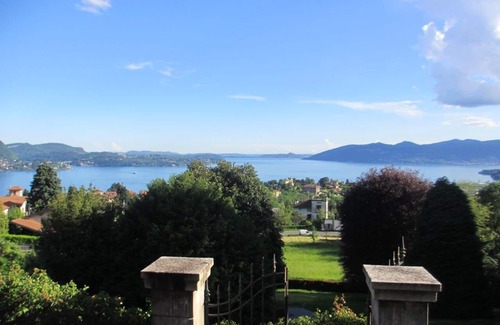 Cresseglio House | Charming 4½-room corner house with huge park and private pool