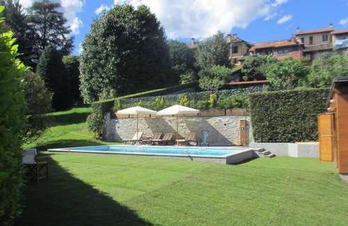 Cresseglio House | Charming 4½-room corner house with huge park and private pool
