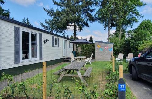 Krachtighuizen Ski Chalet | Charming 4P Cabin w Private Parking