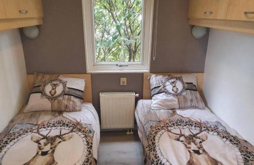Krachtighuizen Ski Chalet | Charming 4P Cabin w Private Parking