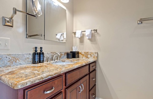 Tuscarora Other | Charming 5-bedroom farmhouse in delightful Leesburg, sauna, jacuzzi, fire pit.