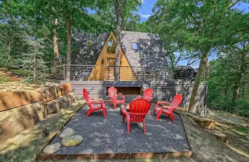 Pottsboro Cabin | Charming A-Frame Cabin Nestled in the Trees @ Lake Texoma - Family Friendly
