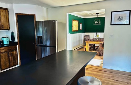 Riverbend House | Charming A-Frame getaway in the woods - Pet friendly - Sleeps 6