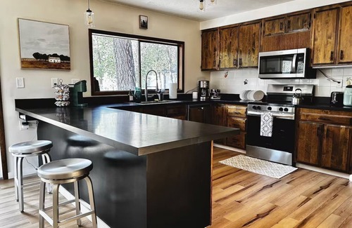 Riverbend House | Charming A-Frame getaway in the woods - Pet friendly - Sleeps 6