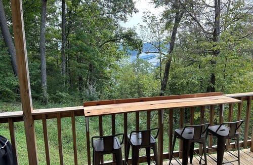 Jamestown House | Charming A-frame with Lake Cumberland Views