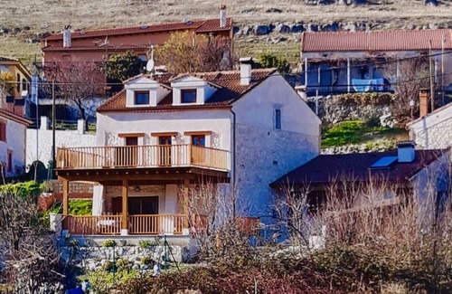 Aldeasona House | Charming accommodation, next to Ribera del Duero and Hoces del Duratón
