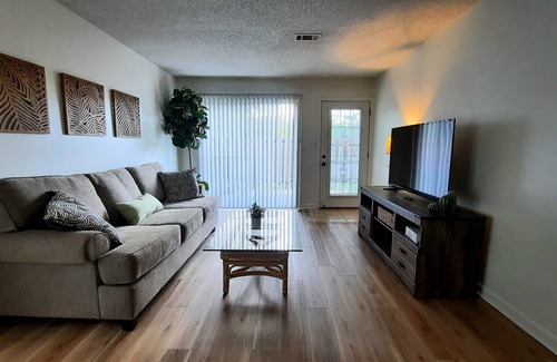 Northeast Pensacola House | Charming Airport 2bdr Retreat in Heart of Pensacola