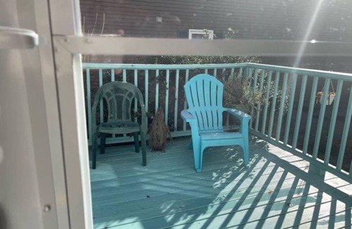 Munjoy Hill Apartment | Charming, airy apt., steps from Eastern Promenade in lovely Portland with AC