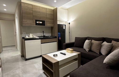 Al Swaifyeh Apartment | Charming Amman Apartment With Modern Ameniti