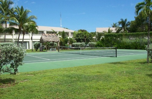 Islamorada House | Charming and Cozy Townhouse in the Fl Keys with Pool and Beach Access