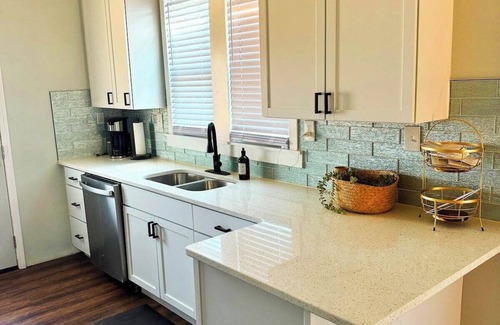 West Columbus House | Charming and Newly Renovated Home - Close to Columbus Attractions