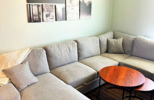 West Columbus House | Charming and Newly Renovated Home - Close to Columbus Attractions