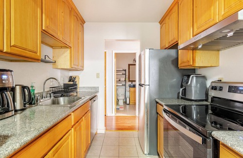 Berkeley Apartment | Charming and Safe 3-Bedroom Apartment with 6 Beds, 2 Bath, AC, WiFi and Parking