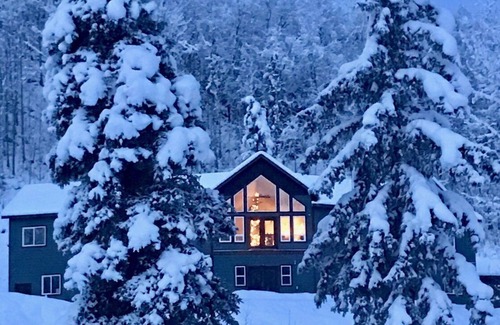 Butte House | Charming and scenic 3-bedroom house with all the comforts of home in Palmer, AK