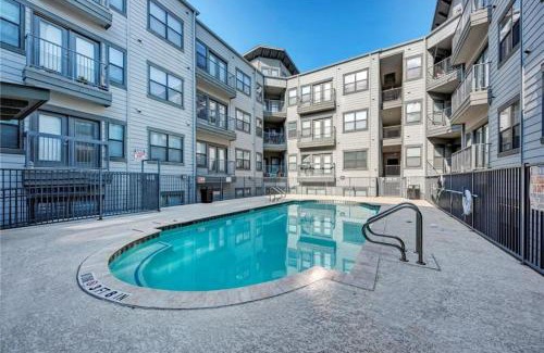 West Campus Apartment | Charming and Spacious Apt in Austin with a Pool