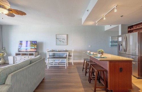 Long Beach Resort | Charming and Cozy 3-bedroom resort with fitness room, WiFi in Panama City Beach