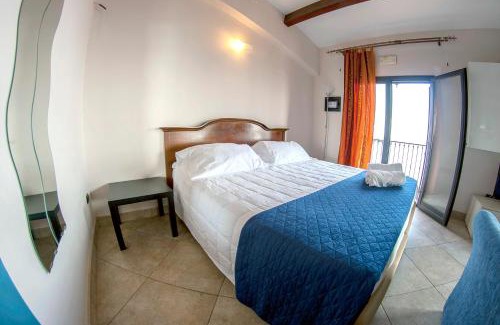 Capo Mulini Apartment | Charming apartment in Capo Mulini with sea view - 50 m²