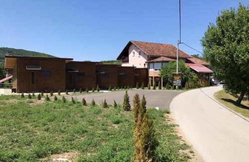 Rakovica Apartment | Charming apartment in Rakovica with shared pool - 35 sqm