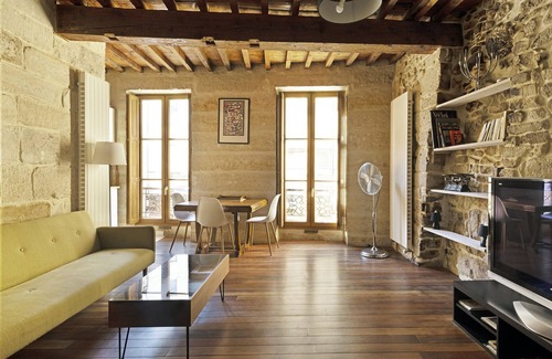 Uzes Apartment | Charming apartment in the historic center of Uzès with air condition and parking