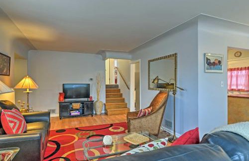 Aurora House | Charming Aurora House - 3 Blocks from UC Health!