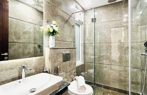 Safdarjung Enclave Bed & Breakfast | Charming B&B with AC and WiFi in vibrant New Delhi