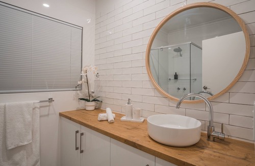 Henley Beach House | Charming beach shack in Henley Beach perfect for a peaceful getaway by the ocean