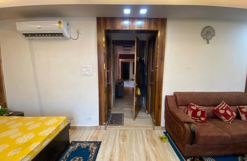 Allahabad Bed & Breakfast | Charming bedroom in wonderful Prayagraj with AC, WiFi